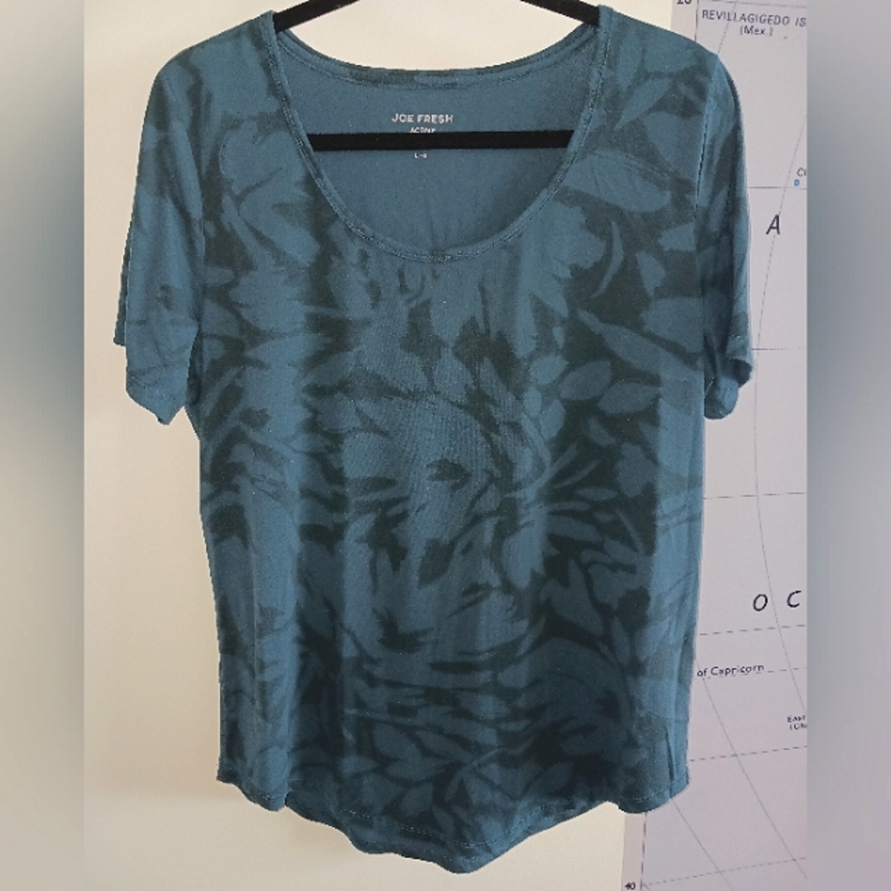 Joe Fresh Active t-shirt